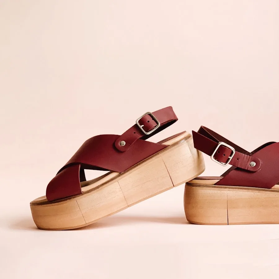 Buffalo Platform Sandal Burgundy — foto 1