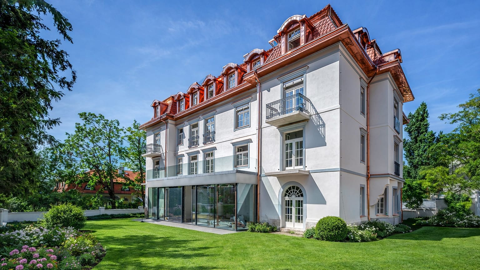 Světlý byt 3+kk — Praha 6, Dejvice