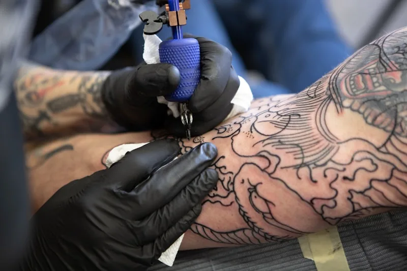 Lining — tatér při práci